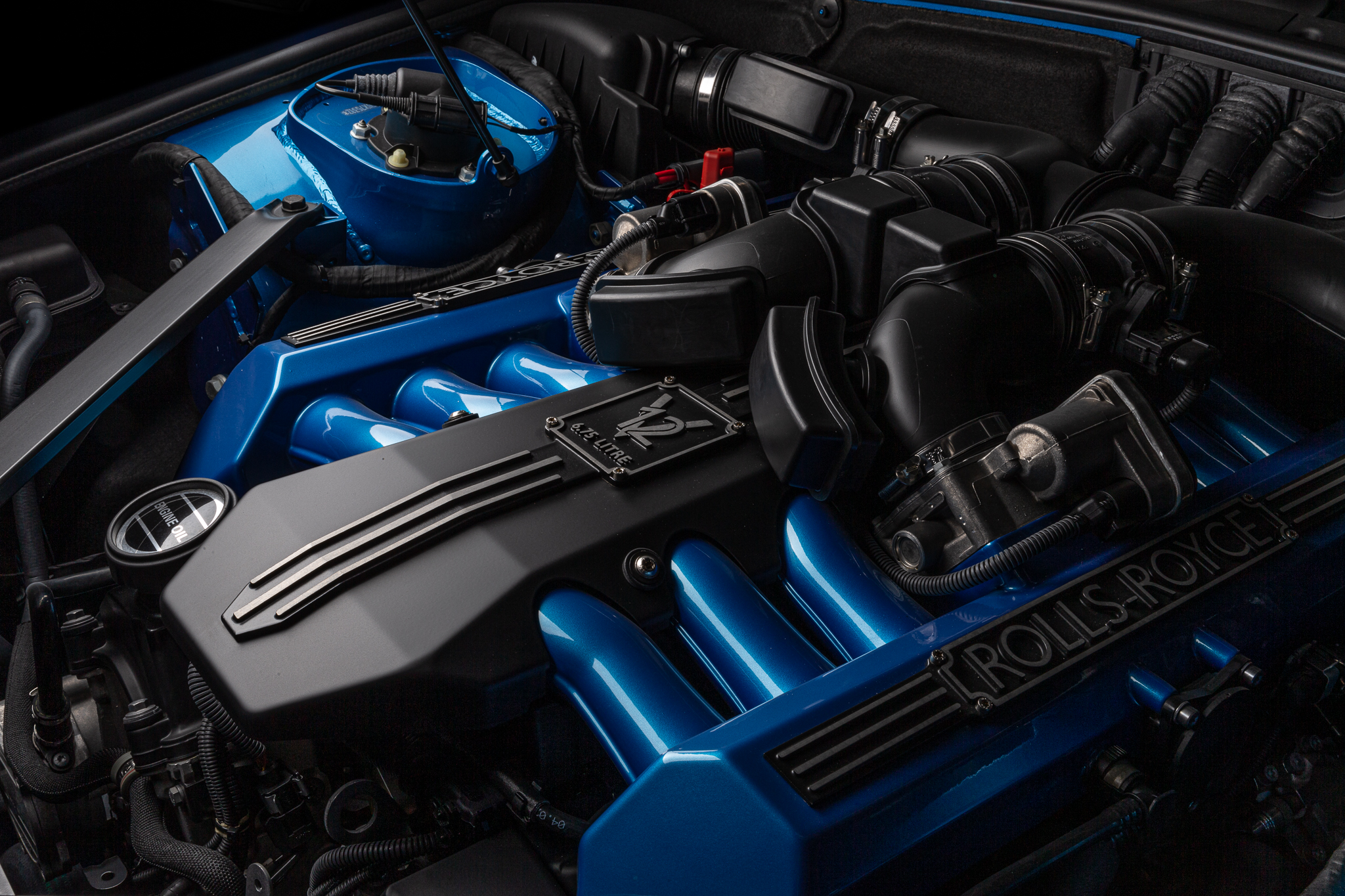 Montreal luxury car dealer. Schedule an appointment with a sales person to discuss your needs