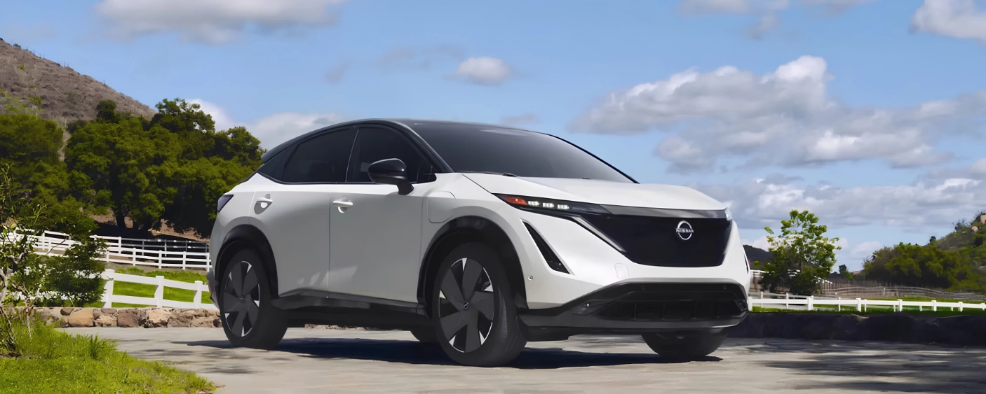 White 2026 Nissan Ariya electric presented for its specs and price in Canada.