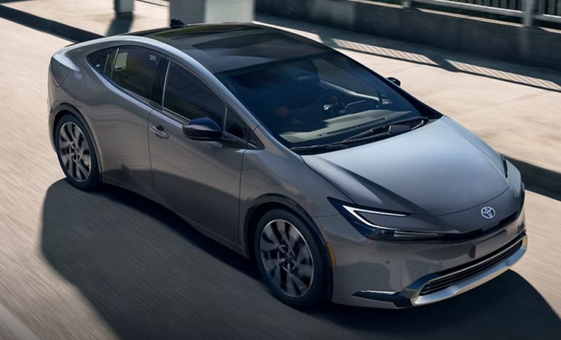 2026 Toyota Prius Plug-in Hybrid image 2