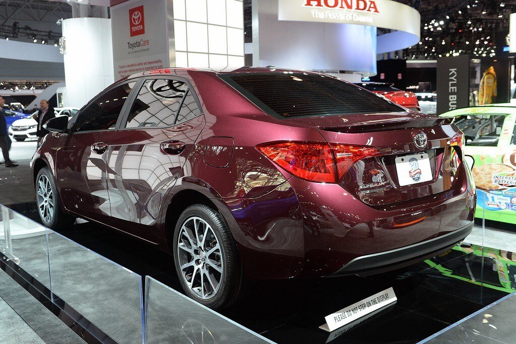 Toyota-Corolla-2017-50e-anniversaire-2.jpg