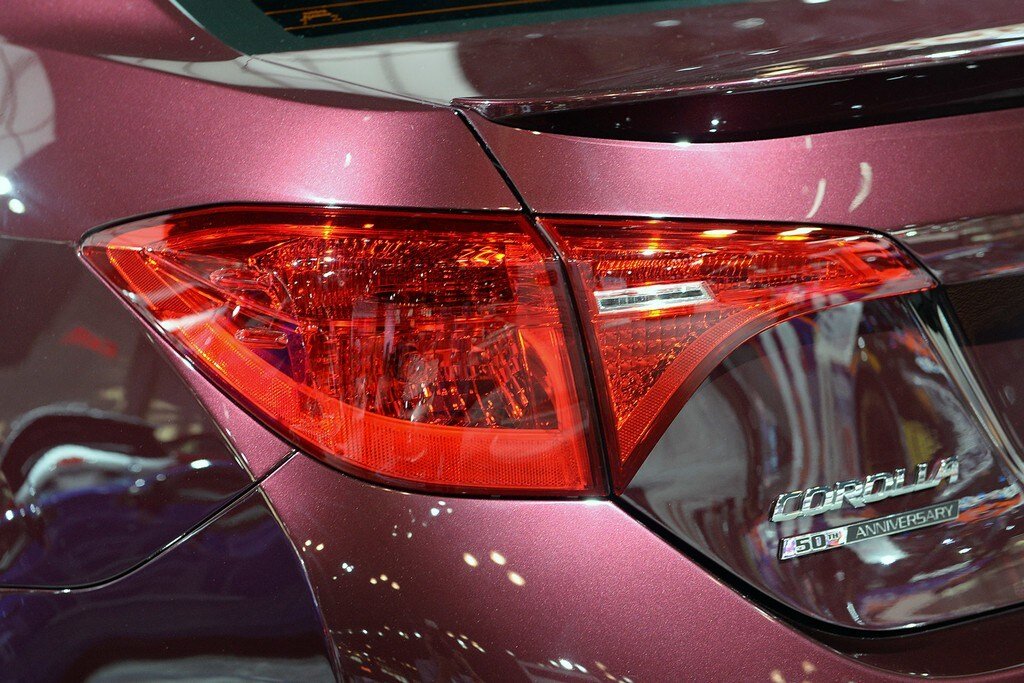 Toyota-Corolla-2017-50e-anniversaire-8.jpg