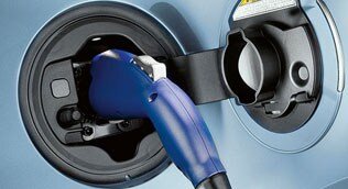 prius_plugin_3xcta_charging.jpg