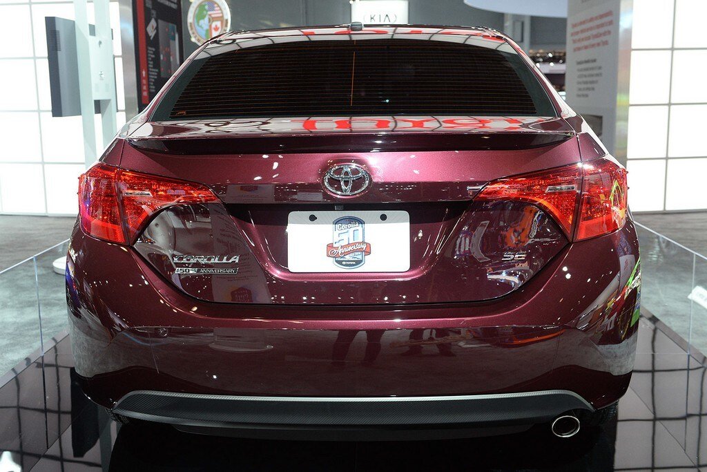 Toyota-Corolla-2017-50e-anniversaire-5.jpg