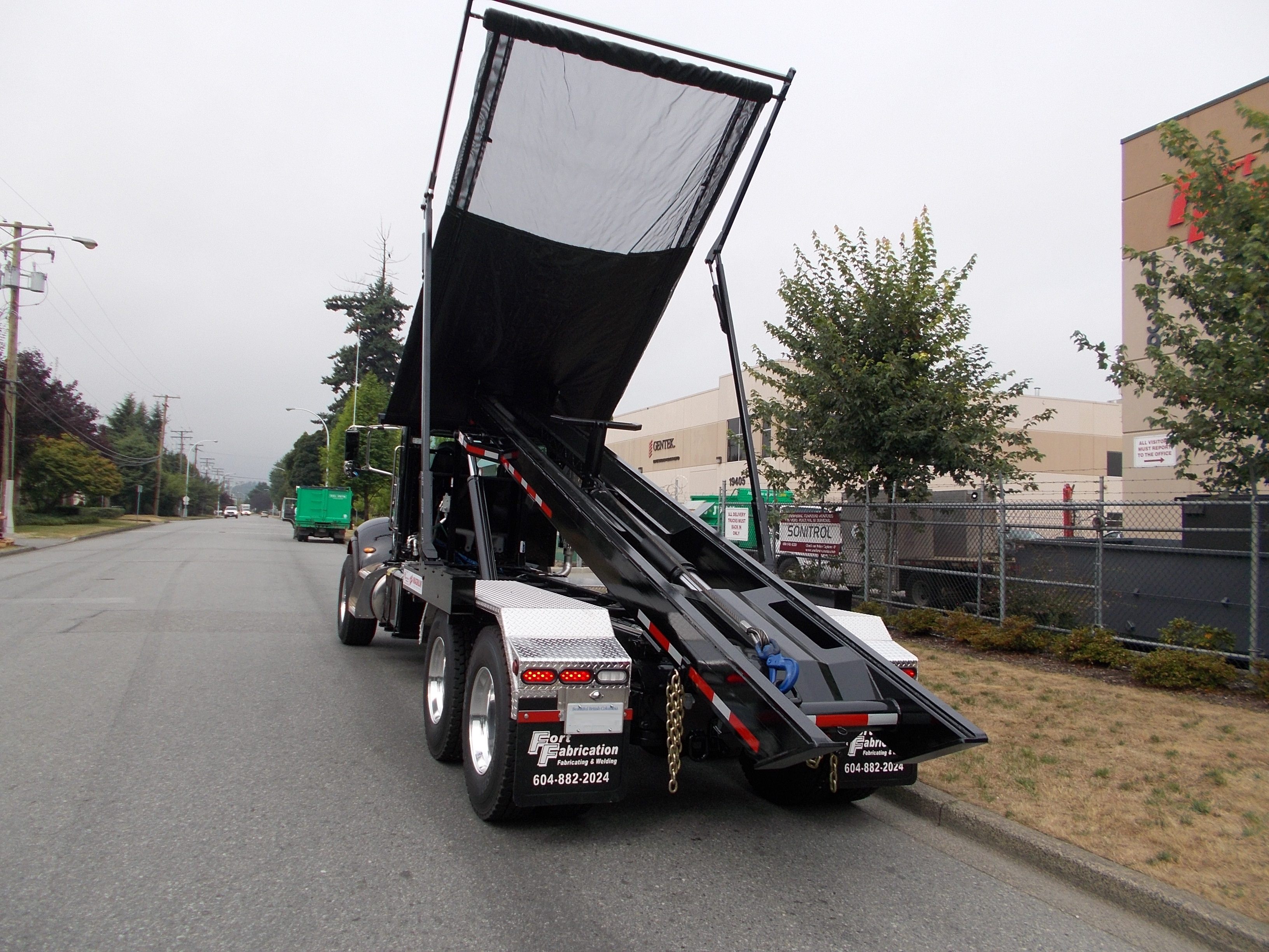 Ampliroll Hooklift & Roll On/Roll Off Fort Fabrication