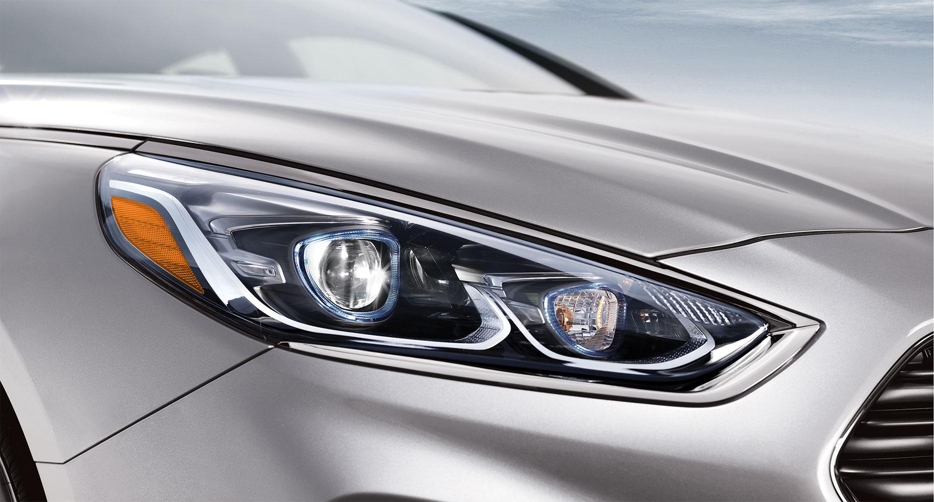 LED headlights with High Beam Assist