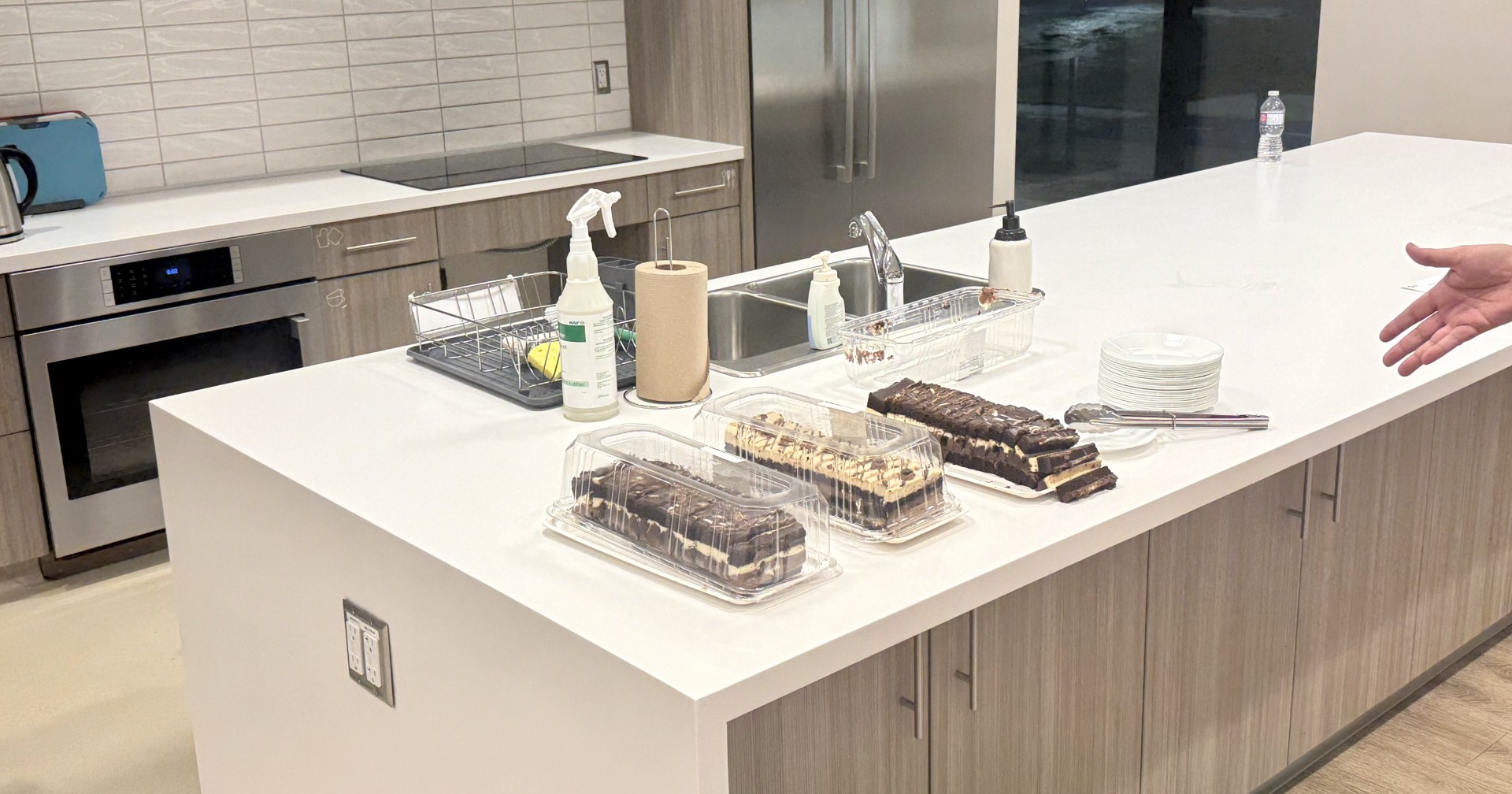 Vickar Nissan community volunteers sharing smiles and meals with families in need