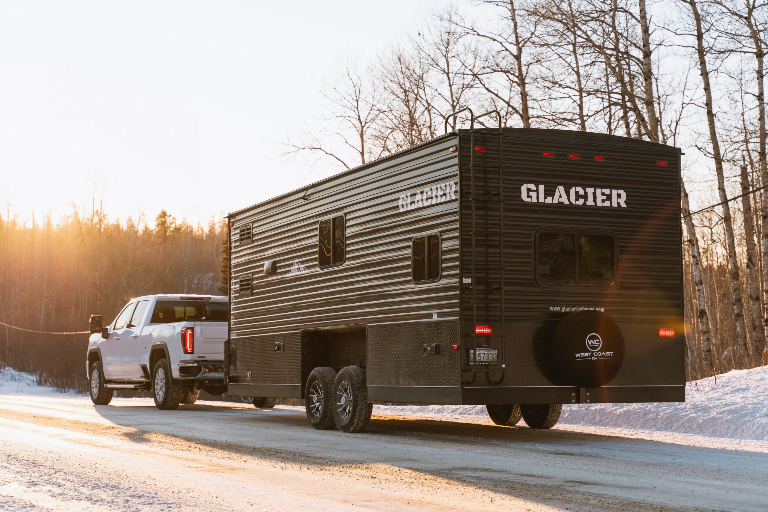 Towing and Transport - Houses - Ice Fishing