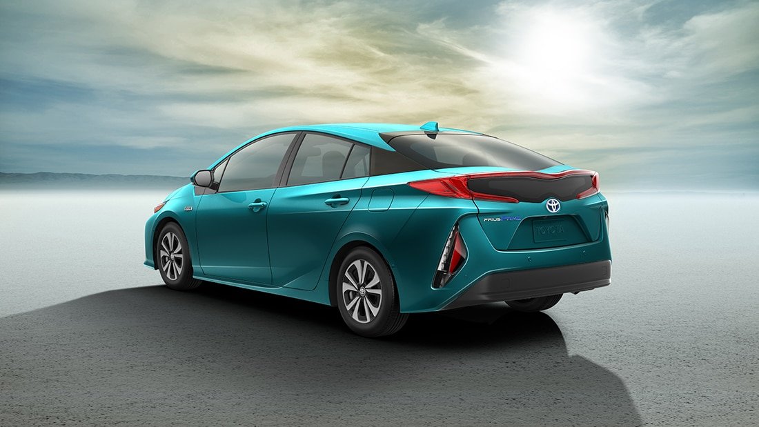 2017_Toyota_Prius_Prime_arriere.jpg